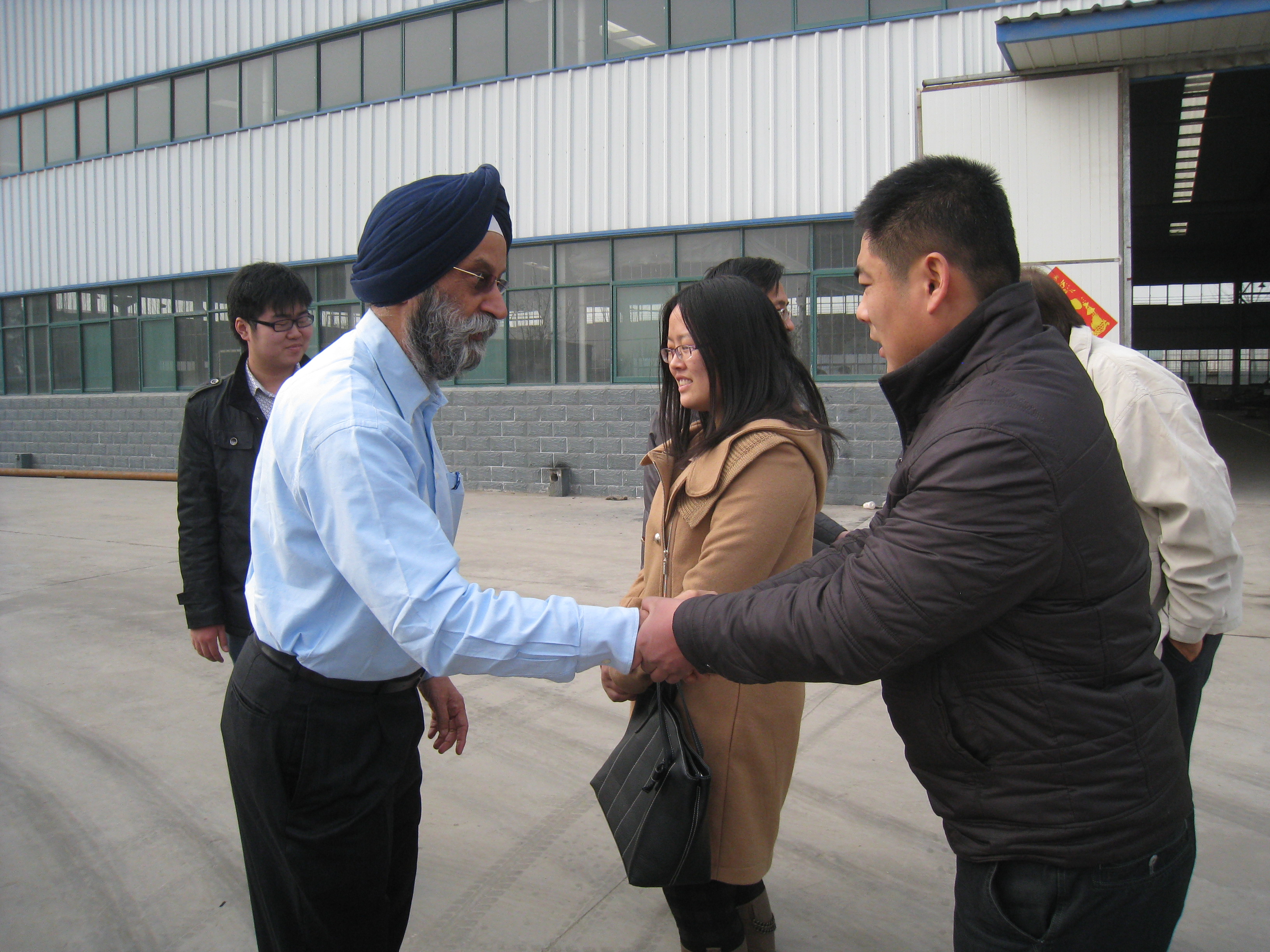 印度客戶來訪，并訂購FYL-850座駕壓路機(jī)