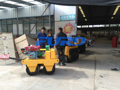 福瑞得機械手扶雙輪壓路機，二次結構澆筑泵及時包貨