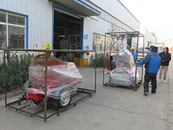 福瑞得機(jī)械1臺灌縫機(jī)，1臺移動燈車，一臺馬路吹風(fēng)機(jī)打包裝柜出口新加坡