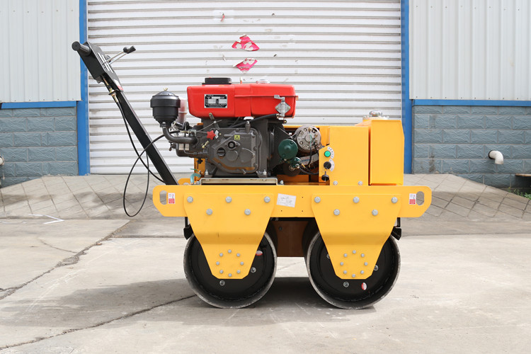 對于小型手扶壓路機的這些使用環(huán)境您要明白！