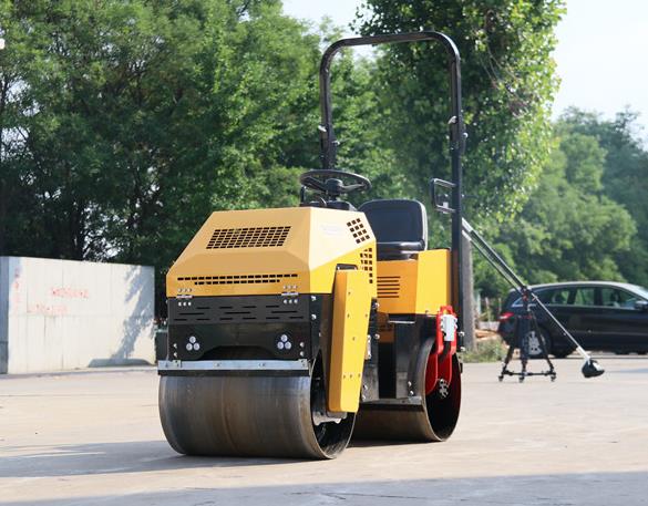 小型壓路機如何散熱呢？